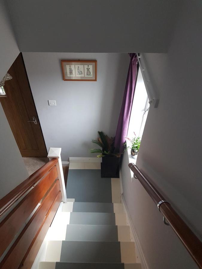 Post Office Row Apartment And Garden Crickhowell Bagian luar foto