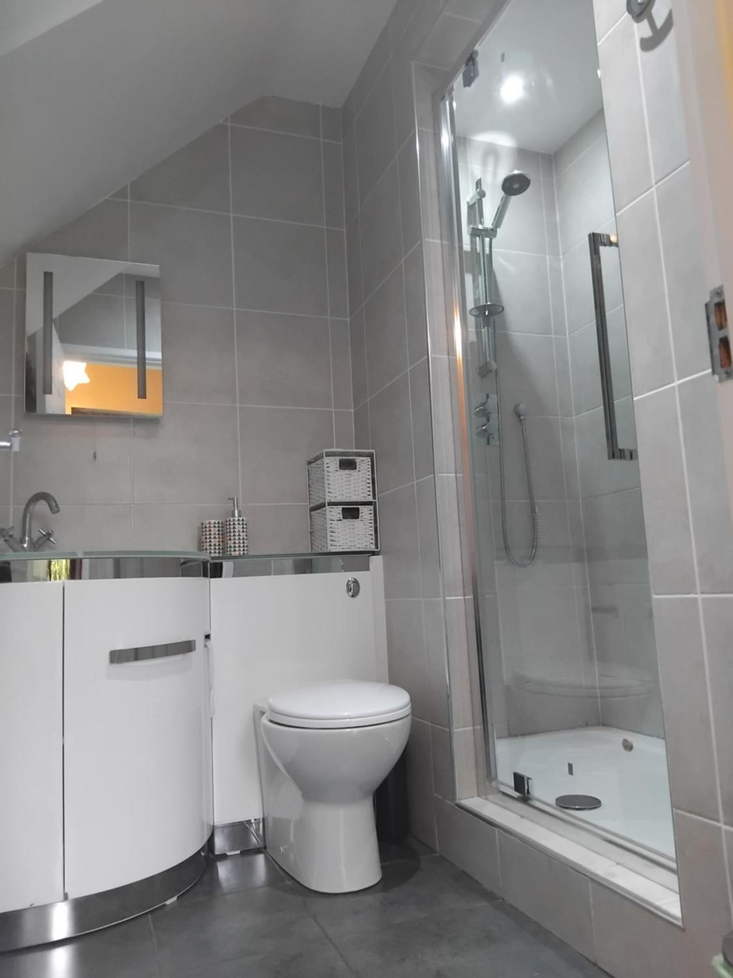 Post Office Row Apartment And Garden Crickhowell Bagian luar foto